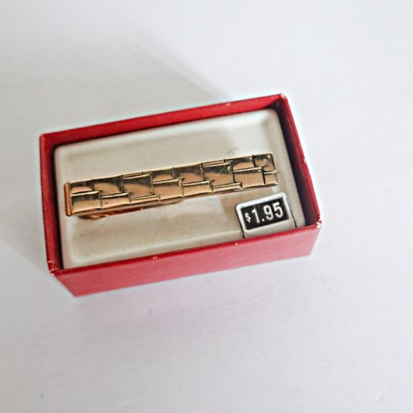 Gold Tie Bar Clasp - Picture 1 of 2